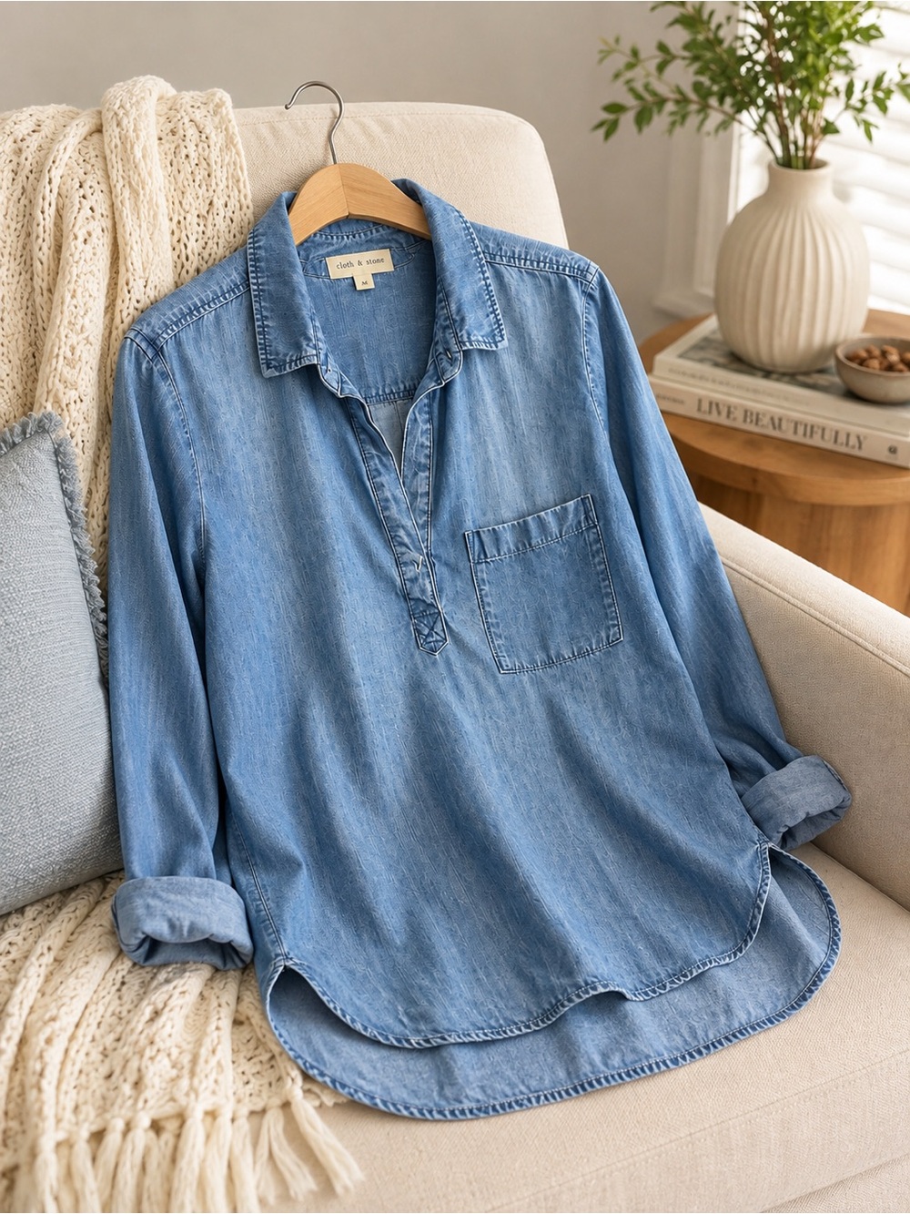 Cloth & Stone Chambray Pullover Tunic Shirt Size M Blue Collared Long Sleeve - Picture 1 of 5